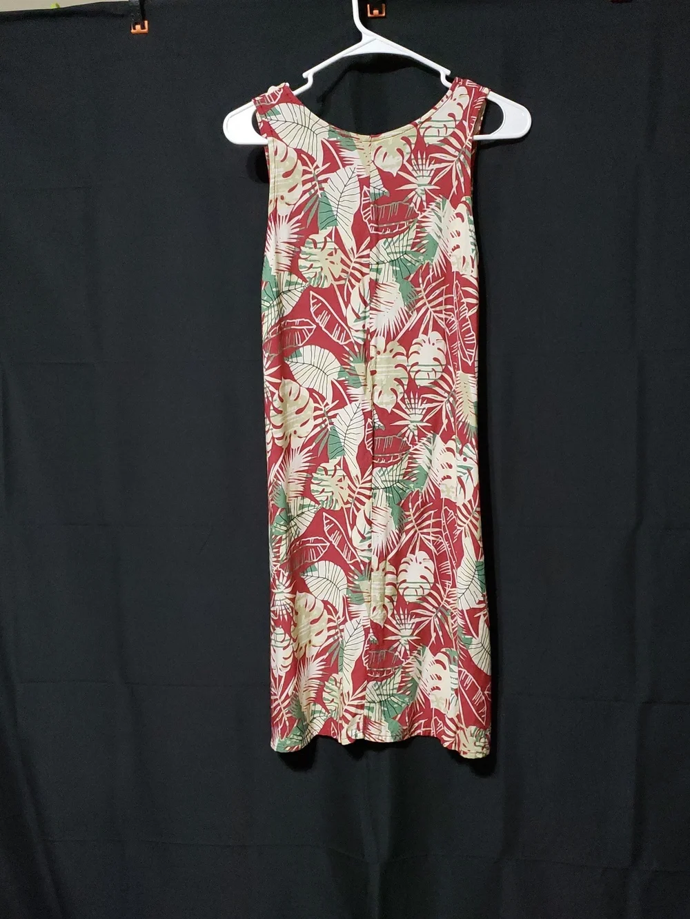 Makai Beach Wear Sleeveless A-Line Dress. Tropical Print, Sprinkle Red. Size: S